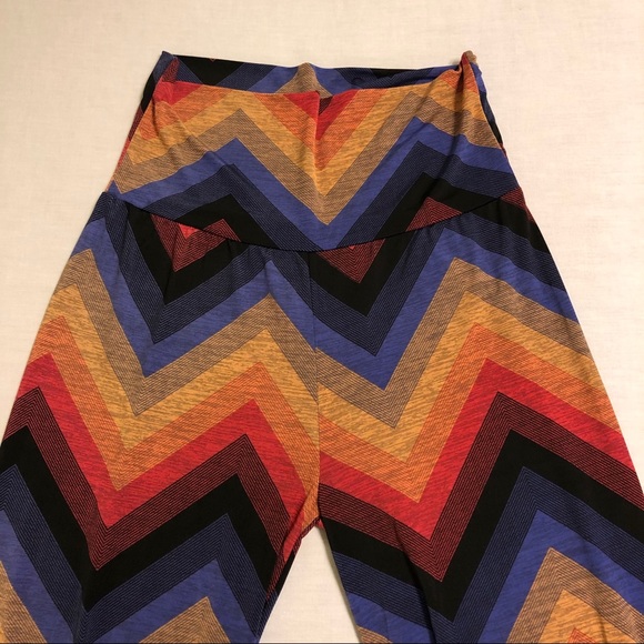 Rainbow Multicolored Chevron Flare Leggings - M - Picture 4 of 8